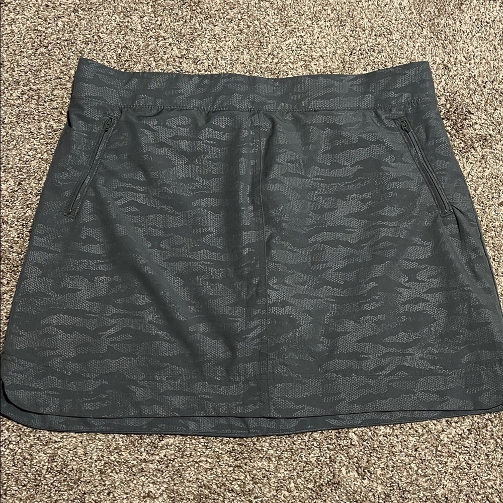 Orvis olive green skort